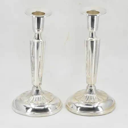 Ett par ljusstakar Ceson, höjd ca 18½cm, tillverkade B10/1976, fyllda i botten, mindre bucklor förekommer, silver 830/1000. bruttovikt 455,3g Vikt: 455,3 g