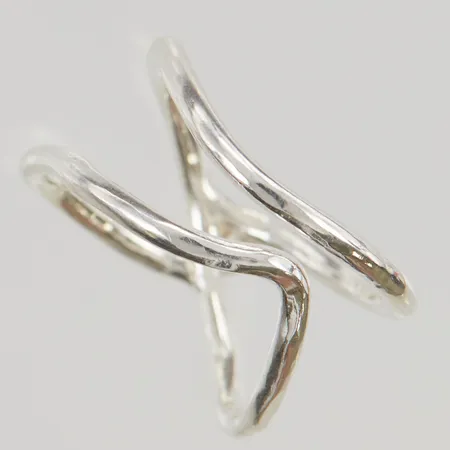 Ring stl:17¾ stämplad am, 925/1000 Silver 4,1g.