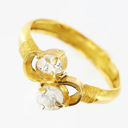 Ring stenar stl:18, defekter, 23K. Vikt: 2 g