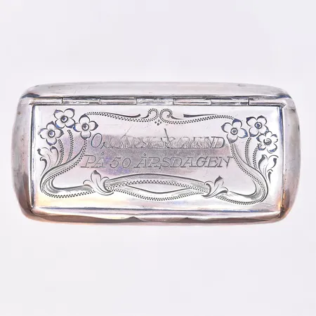 Dosa stl:80x40 mm graverad silver 830/1000. Vikt: 45,5 g