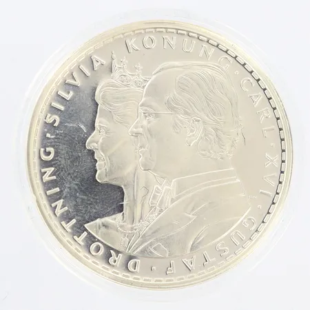 Jubileumsmynt 200 kronor, Kung Carl XVI Gustaf Kronprinsessan Victoria, Ø36mm, år 2001, plastetui, silver 925/1000 Vikt: 27,2 g