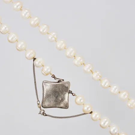 Pärlcollier odlade sötvattenspärlor längd: ca 62cm Ø ca 9,5 x 11,3mm lås buckligt 925/1000 silver bruttovikt 92,6g 