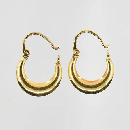 Örhängen Creoler längd 17mm, bredd 4mm, 18K. Vikt: 1 g