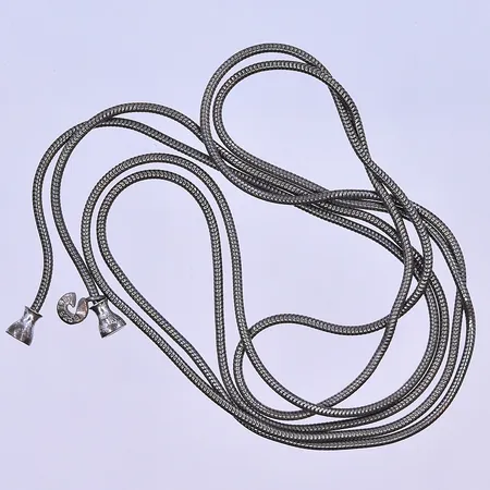 Collier Ole Lynggaard längd 71 cm, bredd 1 mm silver 925/1000. Vikt: 5,3 g