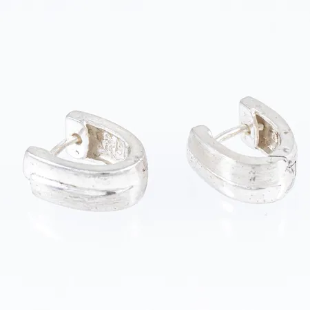 Creoler Guldfynd Ø13mm bredd 5,8mm, delvis matterad yta, silver 925/1000 4,8g. 