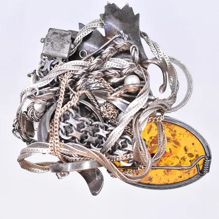 Diverse silver, silver 830/1000. Vikt: 88,1 g