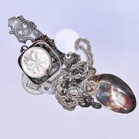 Diverse silver, silver 830/1000. Vikt: 51,3 g