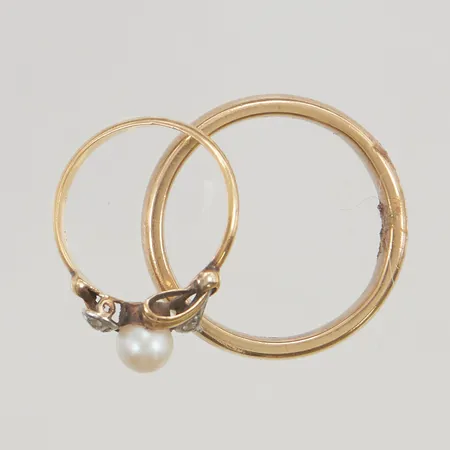 2 Ringar, defekt/gravyr, 18K 14,4g.