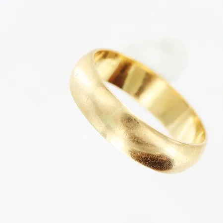 Ring slät stl:15¼ bredd 4mm 18K.  Vikt: 2,8 g