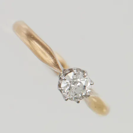 Ring med gammelslipad diamant ca 0,35ct stl:18 bredd 6mm litet kantnagg, 18K 2,5g.