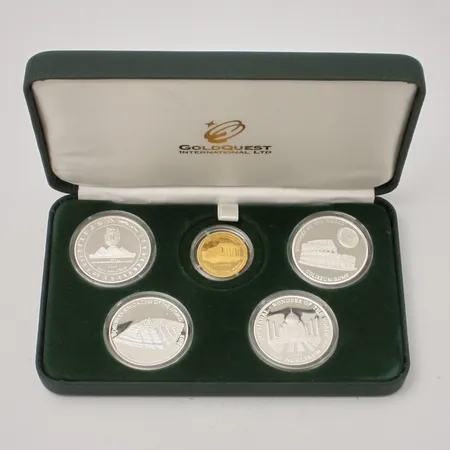 5st minnes mynt, Wonder of the world, 1st i 24K guld, Ø25,9mm, Panthenon-Athens, 7,89g, 4st i 999/1000 silver, Ø39mm, Coliseum, Taj Mahal, Pyramiderna och Borobudur 125,21g. Box och plast etui.