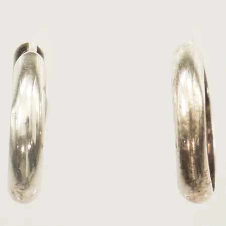 Ett par örhängen creoler Ø15,5mm, bredd 3mm GHA silver 925/1000 Vikt: 0,6 g