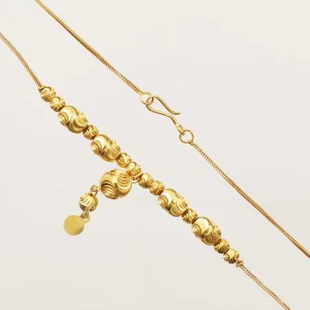 Collier längd 42cm bredd 1,1-26,mm 21K Vikt: 8,4 g