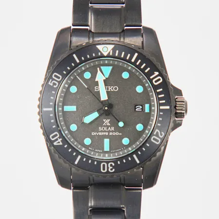 Herrur Seiko Prospex Solar divers 200m Ø ca 38mm limited edition black series modell V147-0CT0 safirglas datum quartz lösa länkdelar sprintar saknas krona sitterfast går ej vrida inga tillbehör