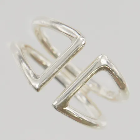 Ring stl:17 stämplad am, 925/1000 Silver 4,3g.