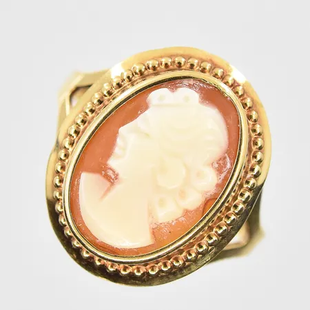 Ring med kamé stl:17, bredd 2-17mm, sliten kamé, 18K. Vikt: 2 g