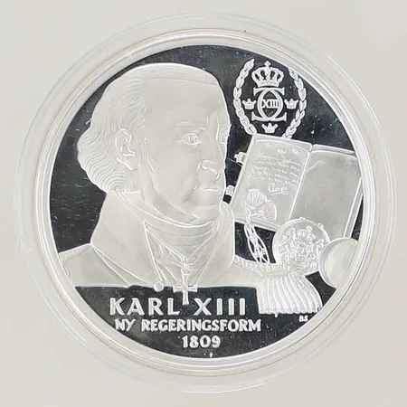 Silvermynt Karl XIII "Ny regeringsform 1809" Kungariket Sverige, Ø 36mm, bredd 3mm, i plastetui, Silver 925/1000, 27,4g Vikt: 27,4 g