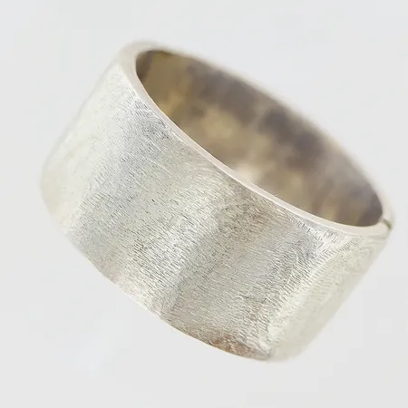 Ring stl:17¼ bredd 10mm silver 925/1000 Vikt: 7,7 g