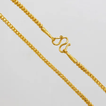 Kedja längd: 47,5cm, bredd: 3mm, Thaiguld 1 Baht, ojämnheter på länk, 23K Vikt: 15,2 g