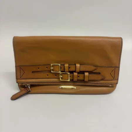 Väska, Burberry, Adeline Belted Foldover Flap Clutch, referensnr: ROSCALB5S1B, skinn, 14,5x24,5cm, dustbag, bruksslitage, märken på lädret samt på detaljerna i gulmetall