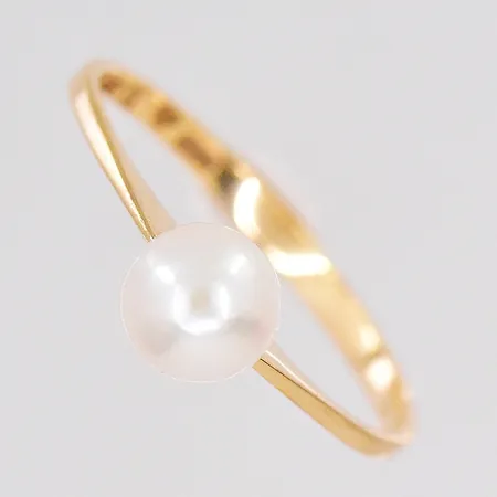 Ring stl:17½ pärla Ø 5,5mm 18K Vikt: 1,2 g