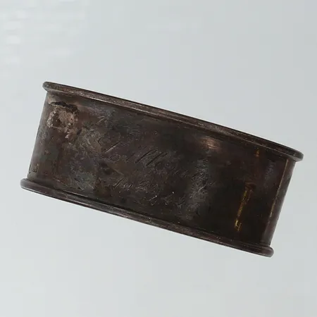 Servettring 5cm bredd 3,5cm gravyr Silver 830/1000 Vikt: 17,8 g