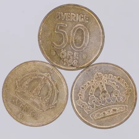 3 mynt nominellt värde 50 öre, silver 400/1000 Vikt: 14,2 g