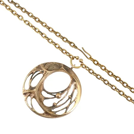 Retro Hänge med tillhörande Halskedja "Spiderweb" Karl Laine Finland brons, hänge längd inkl. ögla 53,5 mm, diameter Ø43 mm, kedja ej avtagbar, justerbar längd, totalt 70 cm, stämplad KL på kantrand, vikt strax över 24 gram