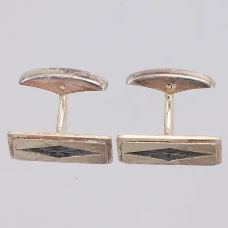 Ett par manschettknappar längd 20,9mm, Osvald Mättö Helsingfors år 1968, 813/1000 silver Vikt: 10,2 g