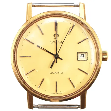 Herrur Omega, quartz, datum, Ø34 mm, graverad boett, fungerar ej stål, inga tillbehör.