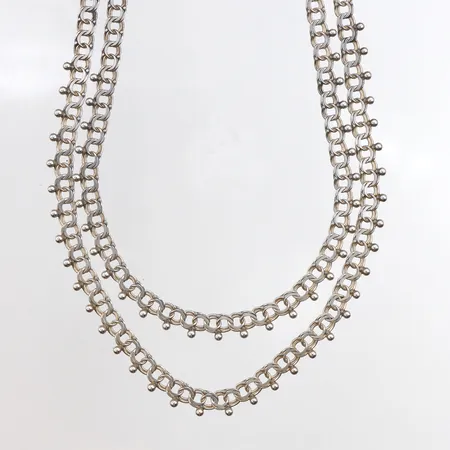 Collier bismarck, längd ca 45cm, bredd ca 7,1-9,1mm, 830/1000 silver. Vikt: 33 g