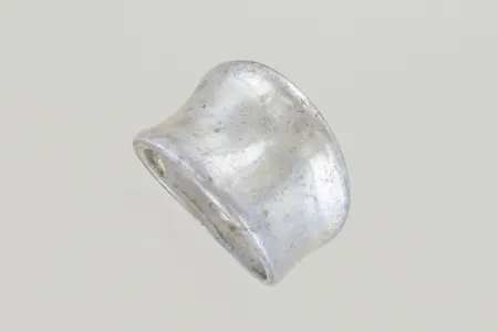 Ring stl: 18 ,bredd 15 mm, silver   Vikt: 8 g