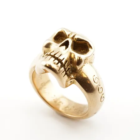 Ring, stl 23(72), bredd 22mm, 18, gravyr Vikt: 53,7 g