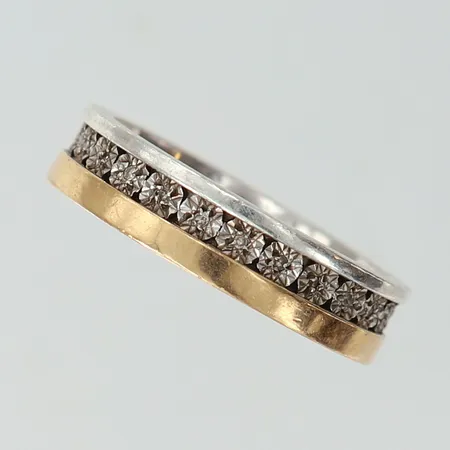 Ring med vita stenar stl:18 bredd 5mm GHA delvis förgylld, Silver 925/1000 Vikt: 4,6 g