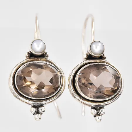 Örhängen med rökkvarts längd 30mm GHA silver 925/1000 Vikt: 9 g