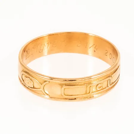 Ring stl:20 bredd 5,5 mm 4,7g 18K. Gravyr.