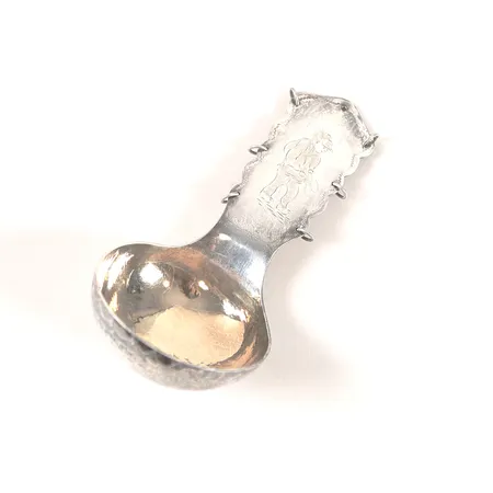 Kåsa med samemotiv i relief, längd ca 13,5cm, bredd 6,5cm, Åhlins Silversmide AB, Luleå 1963, silver 830/1000. Vikt: 69,3 g