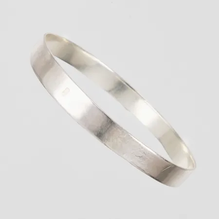 Armring innermått Ø64mm, bredd 8mm, silver 925/1000 Vikt: 14,9 g