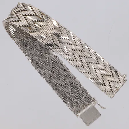 Armband längd 17,5cm, bredd 16,1mm, importstämplat 835/1000 silver Vikt: 51,6 g
