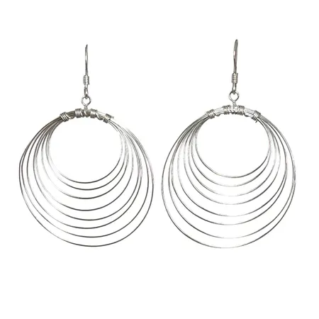 Örhängen ett par silver 925/1000 Guldfynd, stor modell, längd 56 mm, diameter Ø38 mm Vikt: 2,8 g