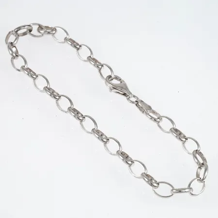 Armband ovala länkar längd 19cm (går att låsa i alla länkar till valfri längd) bredd 1,4-5mm, silver 925/1000 4,7g. 