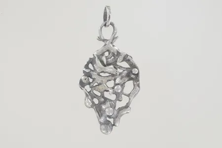 Hänge längd 6x2,7 cm, silver  Vikt: 18,4 g