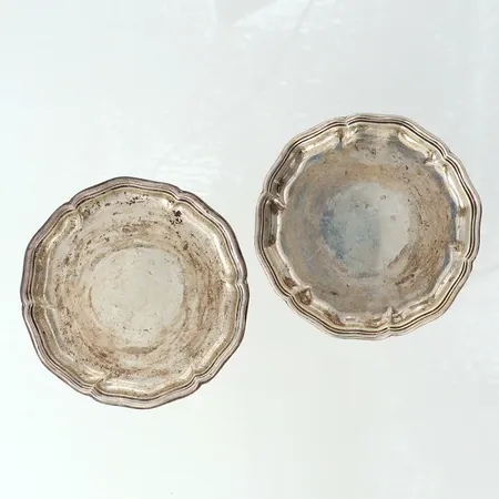 2 Silverfat Ø8cm Silver 830/1000 Vikt: 38,5 g