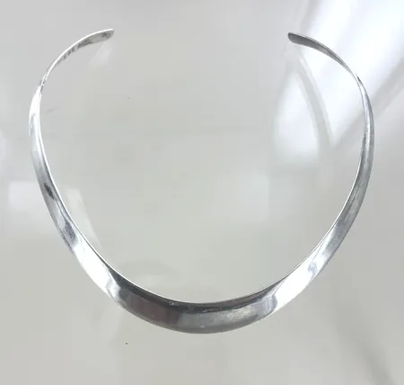 Halsring diam 11 cm bredd 6-14 mm,Mexico 925/1000 Vikt: 39,3 g
