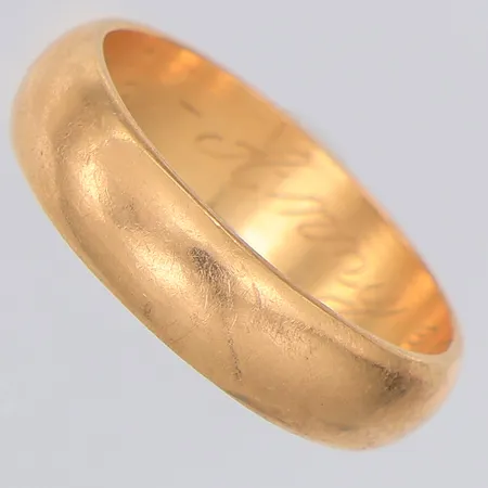 Ring slät stl:17½, gravyr, 18K Vikt: 5,5 g