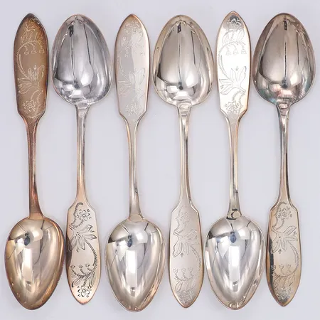 6 Dessertskedar modell Tornedal 15,3cm, en med gravyr, silver 830/1000 Vikt: 140,3 g