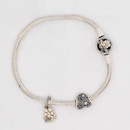 Armband Pandora längd 19cm bredd 3,1mm 2 berlocker silver 925/1000 Vikt: 18,5 g