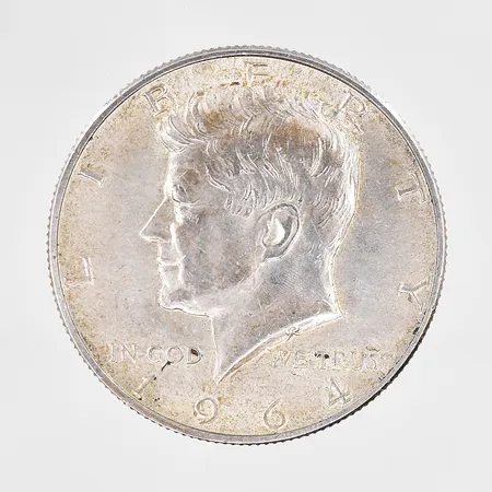 Mynt Kennedy Half Dollar United States of America Liberty In God We Trust år 1964 ca Ø 30,6mm plastetui silver 900/1000 Vikt: 12,5 g