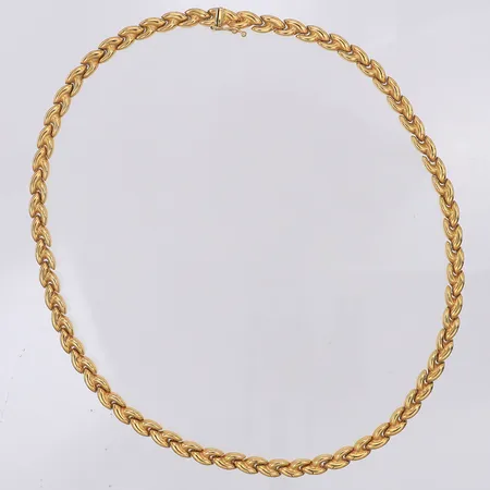 Collier halvstelt längd 45cm bredd ca 5,8mm, kattfot, 18K Vikt: 29,2 g