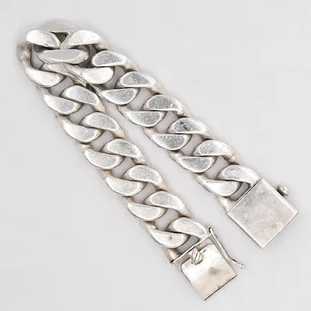 Armband Pansar längd 23,5cm bredd 20,2mm ostämplad silver Vikt: 208,2 g